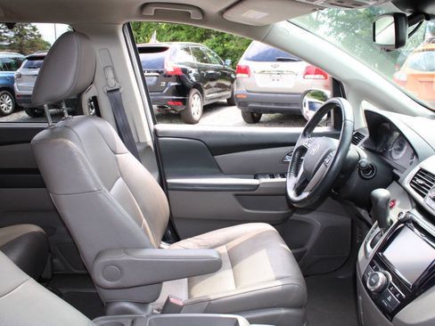 Used 2017 Honda Odyssey EX-L image 11