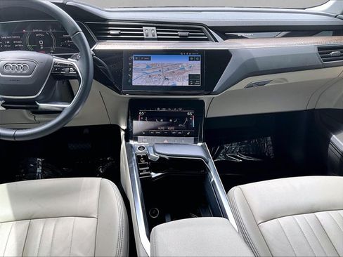 Used 2022 Audi e-tron Premium AWD/4WD image 8