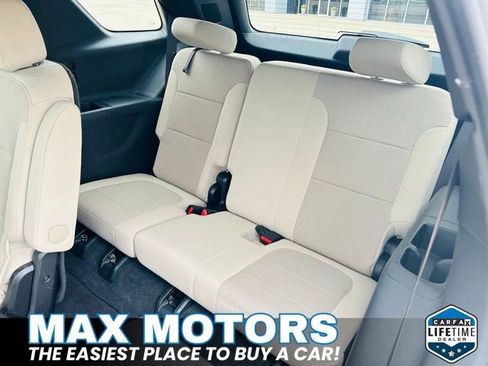Used 2023 Chevrolet Traverse LT w/ LPO, Cargo Package image 28