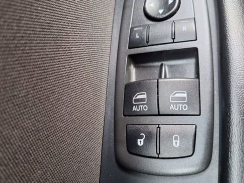 Used 2021 Dodge Challenger SXT w/ Driver Convenience Group image 18