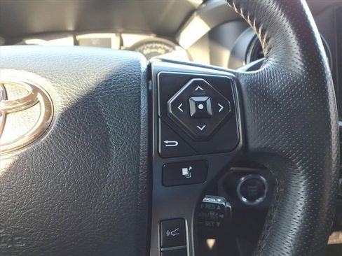 Used 2019 Toyota Tacoma TRD Off-Road image 14