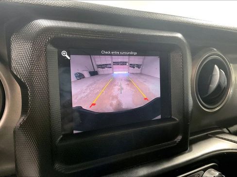 Used 2022 Jeep Gladiator Willys image 29