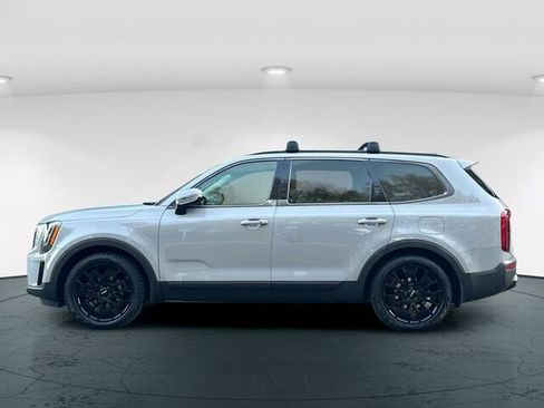 Used 2022 Kia Telluride SX w/ SX Prestige Package image 4