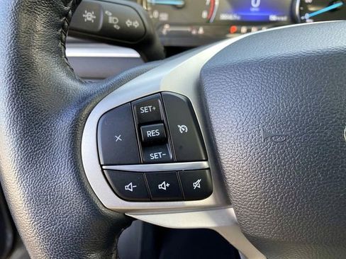 Used 2022 Ford Explorer XLT w/ Equipment Group 202A image 21