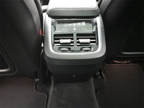 Certified 2023 Volvo XC60 B5 Ultimate image 22