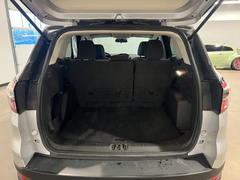 Used 2017 Ford Escape SE AWD/4WD image 32