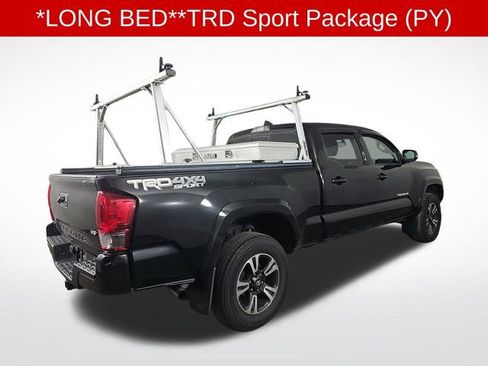 Used 2016 Toyota Tacoma TRD Sport w/ Towing Package image 4