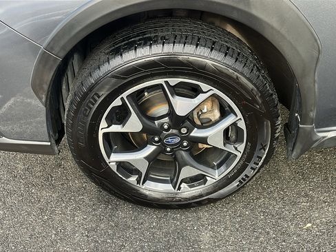 Used 2020 Subaru Crosstrek 2.0i Premium image 5