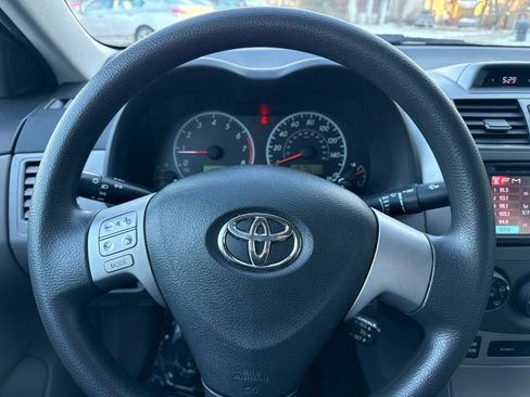 Used 2013 Toyota Corolla LE image 22