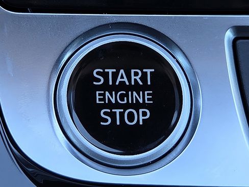 Used 2022 Audi Q8 Premium Plus image 18