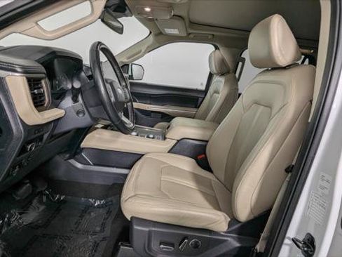 Used 2024 Ford Expedition Limited AWD/4WD image 14