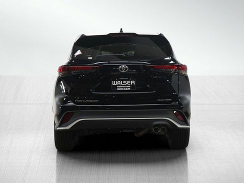 Used 2025 Toyota Highlander XSE AWD/4WD image 3