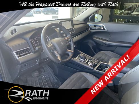 Used 2024 Mitsubishi Outlander SE AWD/4WD image 13