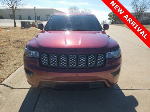 Used 2019 Jeep Grand Cherokee Altitude image 8