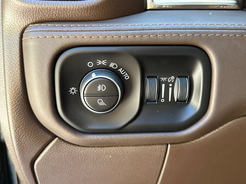 Used 2026 RAM 2500 Limited AWD/4WD image 26