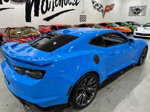 Used 2022 Chevrolet Camaro ZL1 RWD image 22