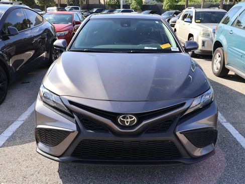 Used 2024 Toyota Camry SE w/ Convenience Package FWD image 5
