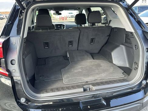 Certified 2023 GMC Terrain SLE w/ Driver Convenience Package image 10