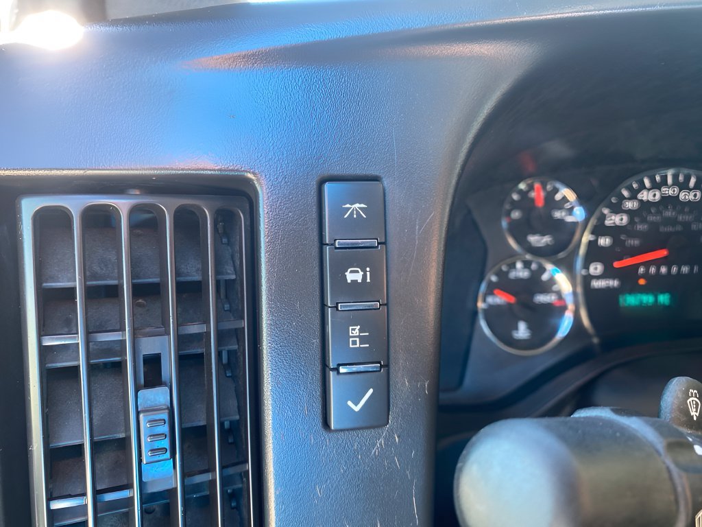 Used 2014 Chevrolet Express 3500 RWD image 17