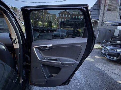 Used 2011 Volvo XC60 3.2 image 15