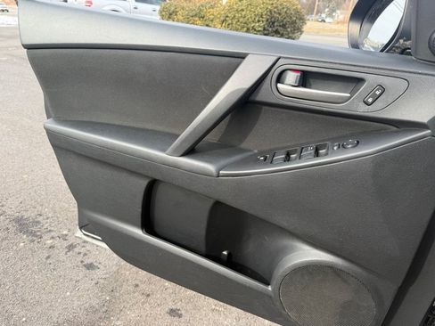 Used 2013 MAZDA MAZDA3 i Touring FWD image 22