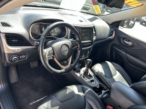 Used 2017 Jeep Cherokee Limited FWD image 8