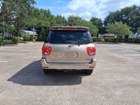 Used 2007 Toyota Sequoia SR5 RWD image 5
