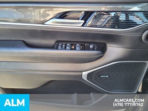 Used 2023 Jeep Wagoneer 4WD w/ Premium Group I image 24