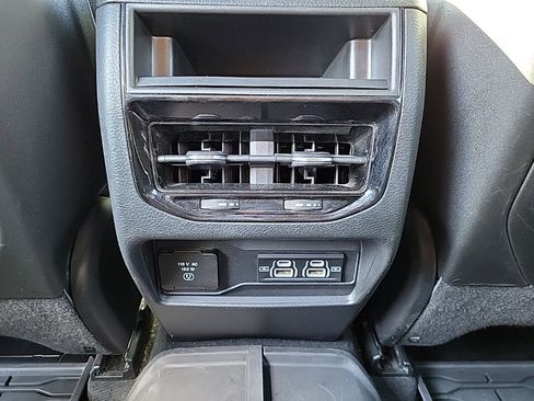 Used 2025 Jeep Grand Cherokee Altitude AWD/4WD image 14