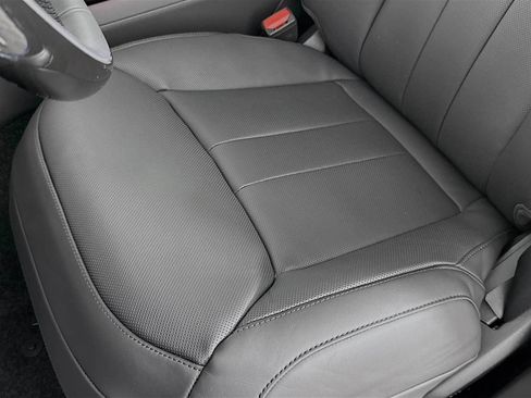 New 2026 Land Rover Range Rover SE image 21