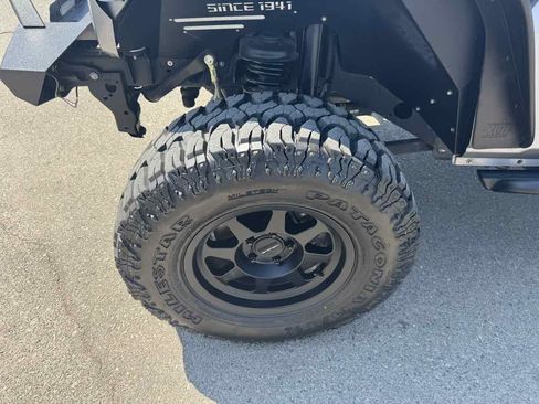 Used 2018 Jeep Wrangler Unlimited Sport S image 21