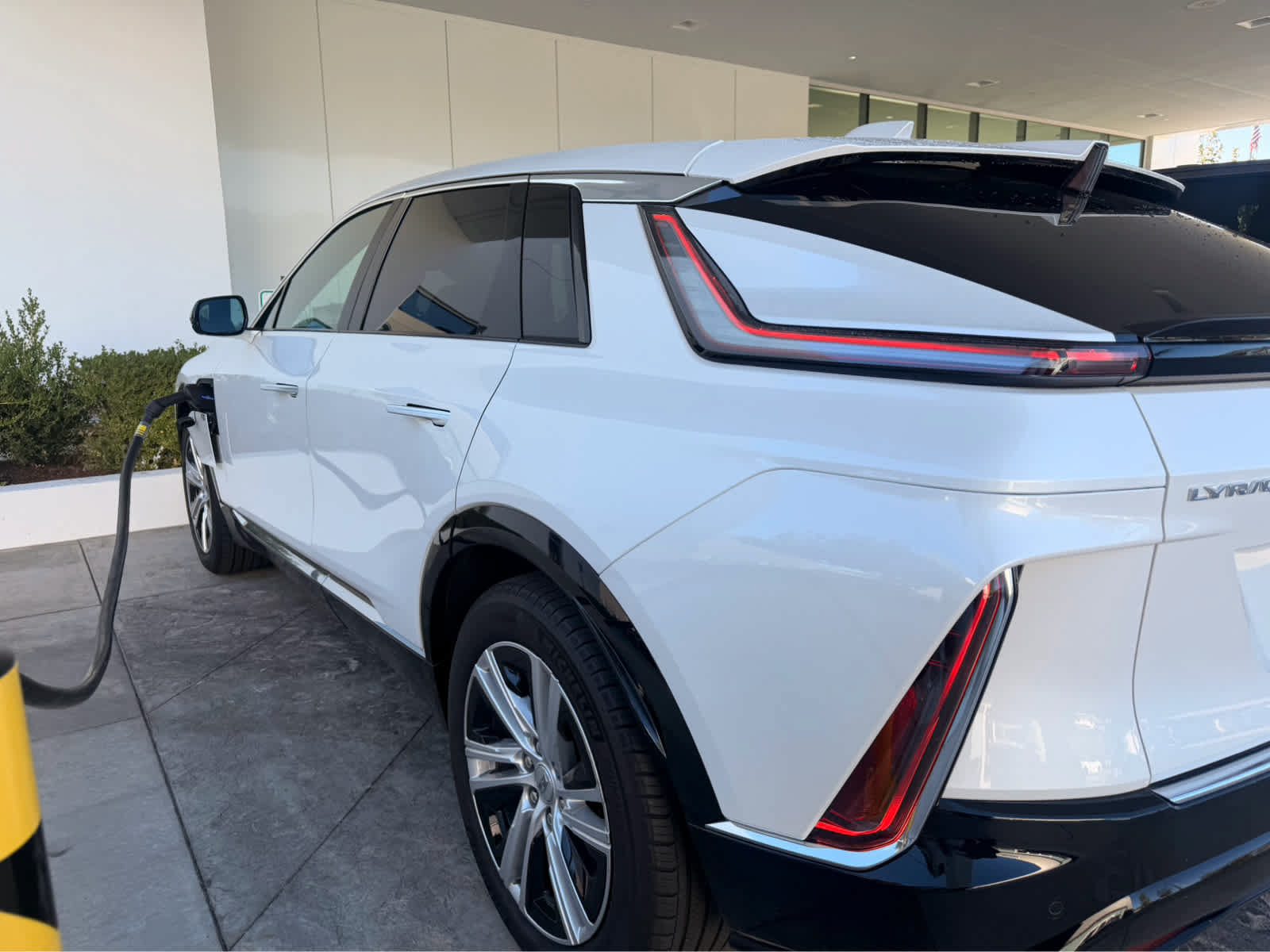 Certified 2024 Cadillac Lyriq Tech RWD image 3
