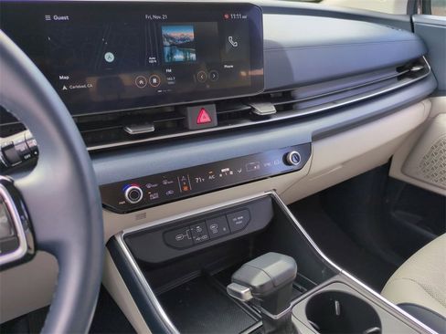 Certified 2026 Kia Carnival EX image 12