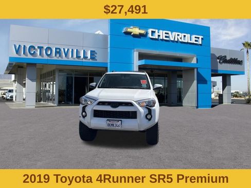 Used 2019 Toyota 4Runner SR5 Premium RWD image 2