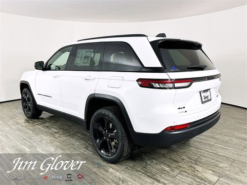 New 2025 Jeep Grand Cherokee Limited w/ Black Appearance Package image 10