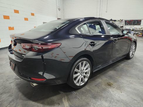 Used 2021 MAZDA MAZDA3 s FWD image 18
