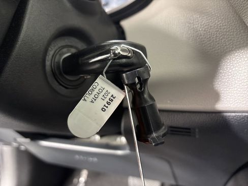 Used 2021 Toyota Corolla LE image 14