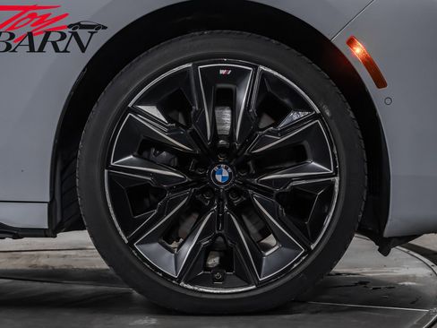 Used 2023 BMW 760i xDrive image 16