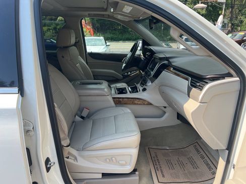 Used 2015 GMC Yukon XL Denali w/ Premium Package image 11