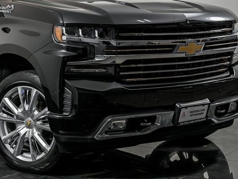 Used 2020 Chevrolet Silverado 1500 High Country w/ Technology Package AWD/4WD image 2