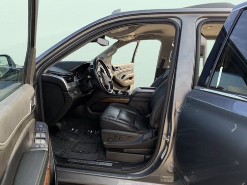 Used 2020 Chevrolet Suburban Premier image 9