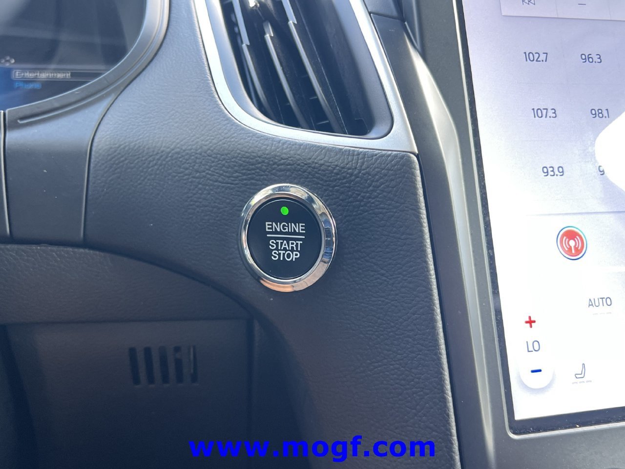 Used 2024 Ford Edge SEL AWD/4WD image 9