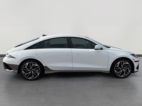 Used 2024 Hyundai Ioniq 6 SEL RWD image 6