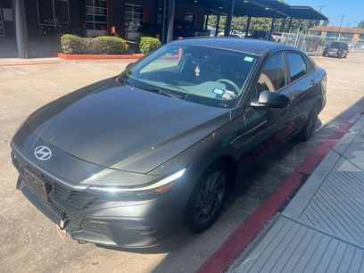 Used 2024 Hyundai Elantra SEL