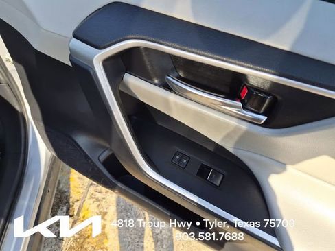 Used 2022 Toyota RAV4 XLE w/ Convenience Package FWD image 16