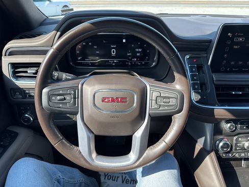 Used 2023 GMC Yukon SLT image 11