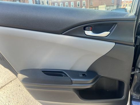 Used 2019 Honda Civic EX image 17