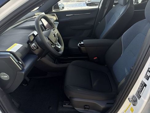 New 2026 Volvo EX30 Ultra w/ Protection Package Premier image 19