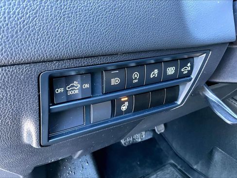 Used 2025 Toyota Tundra Limited image 33