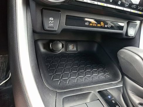 Used 2024 Toyota RAV4 XLE AWD/4WD image 21